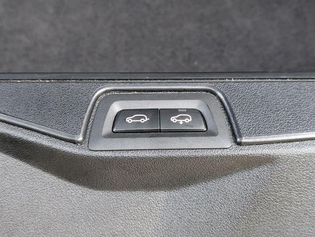 BMW X5 view 21