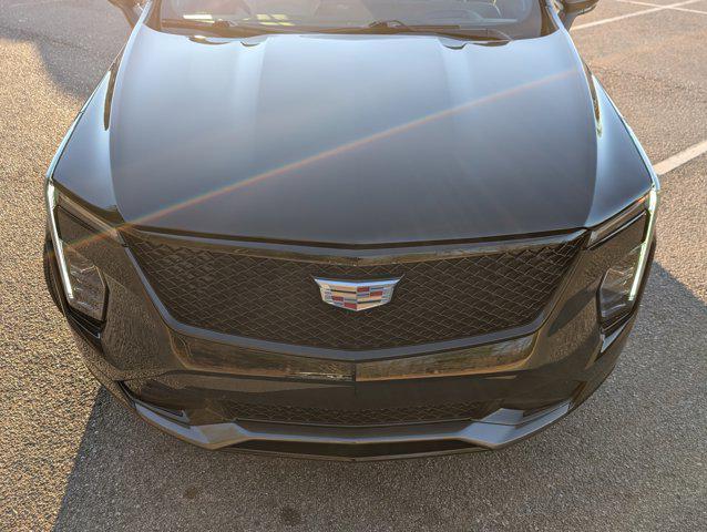 used 2024 Cadillac XT4 car, priced at $37,997