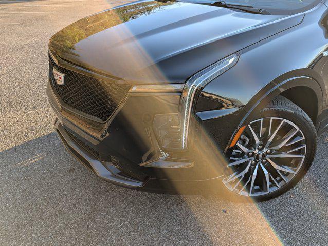 used 2024 Cadillac XT4 car, priced at $37,997