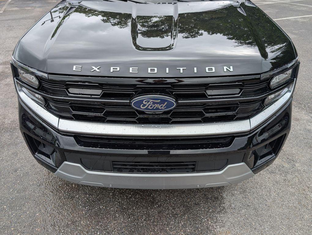 used 2025 Ford Expedition car, priced at $75,294