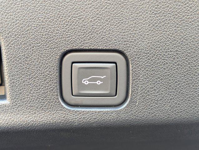 used 2025 Chevrolet Traverse car, priced at $43,995