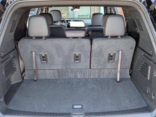 used 2025 Chevrolet Traverse car, priced at $43,995