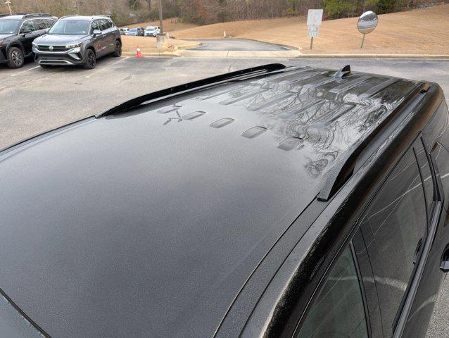 used 2025 Chevrolet Traverse car, priced at $42,990