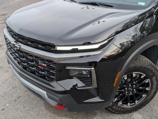 used 2025 Chevrolet Traverse car, priced at $42,990