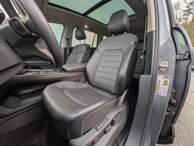 used 2024 Volkswagen Atlas car, priced at $31,998