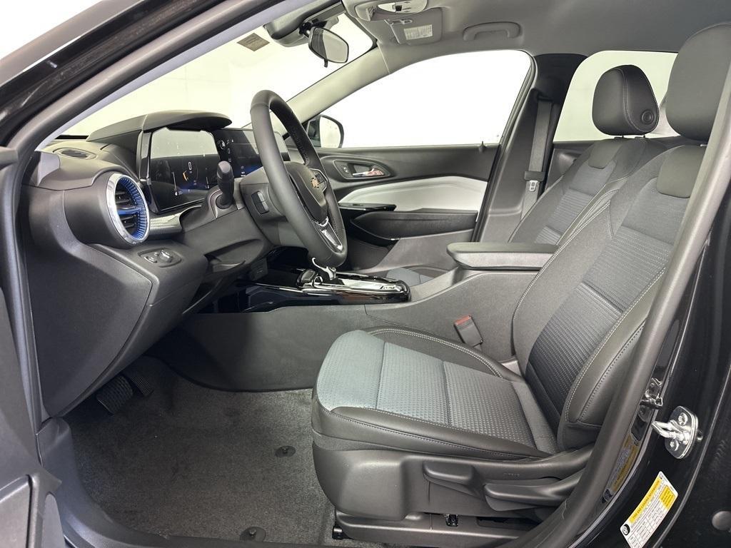 new 2025 Chevrolet Trax car, priced at $24,455
