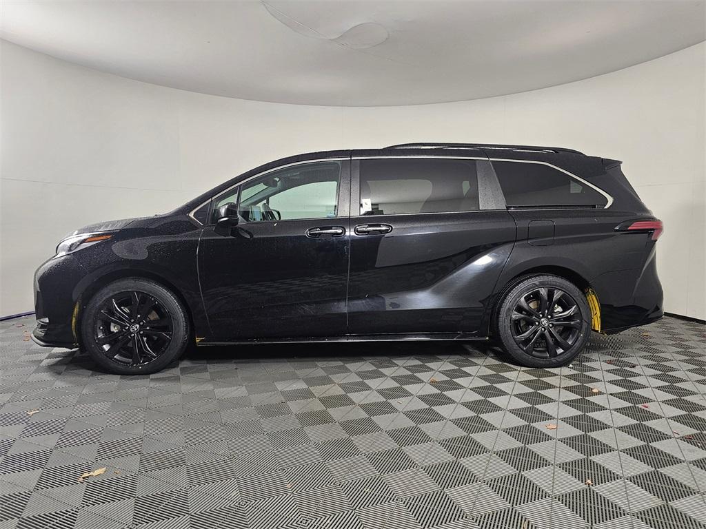 used 2023 Toyota Sienna car, priced at $40,600