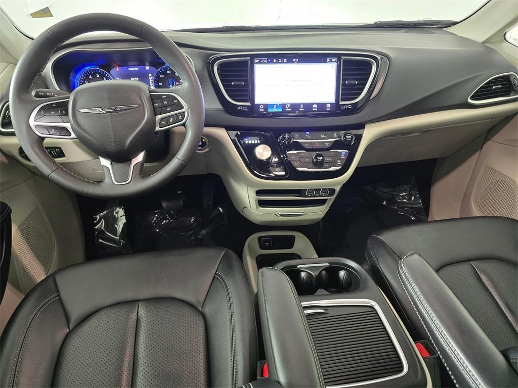 used 2024 Chrysler Pacifica car, priced at $26,550