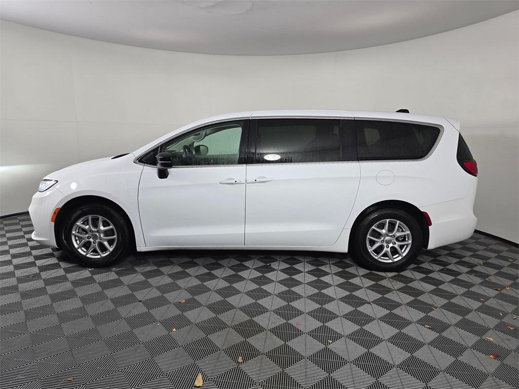 used 2024 Chrysler Pacifica car, priced at $26,550