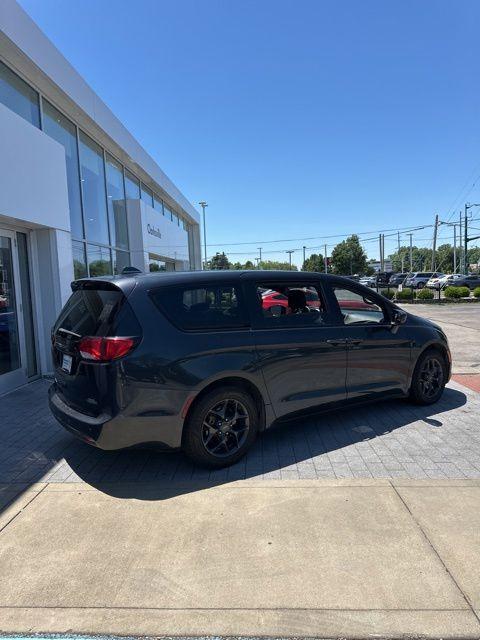 used 2019 Chrysler Pacifica car, priced at $15,589
