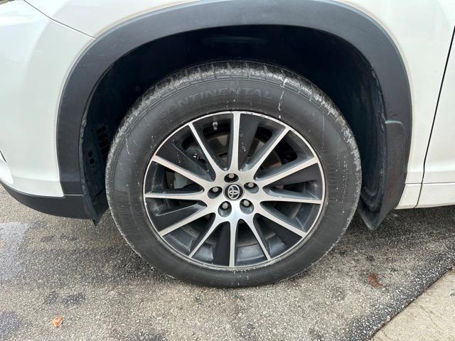 used 2018 Toyota Highlander car, priced at $25,411