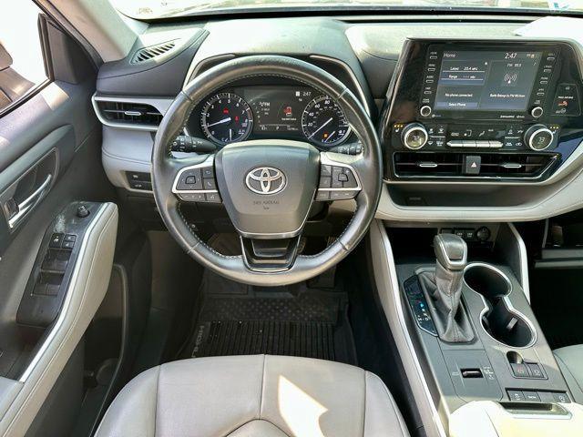 used 2020 Toyota Highlander car, priced at $22,374