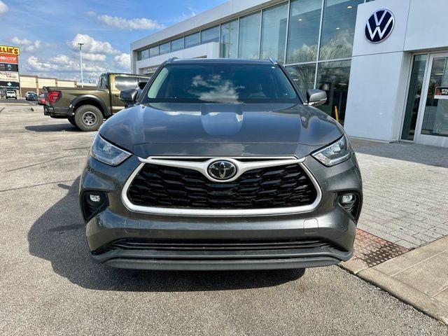 used 2020 Toyota Highlander car, priced at $22,374