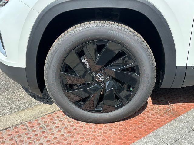 new 2026 Volkswagen Atlas car, priced at $44,196