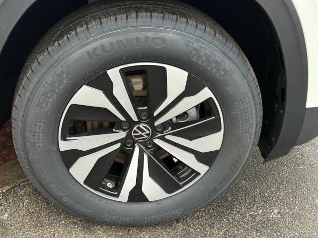 new 2026 Volkswagen Atlas car, priced at $38,874