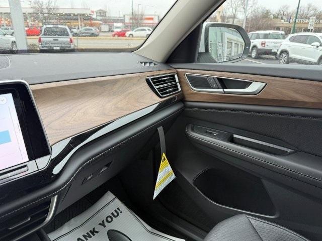 new 2026 Volkswagen Atlas car, priced at $38,874