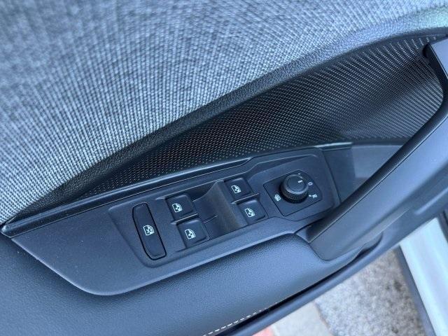 used 2025 Volkswagen Tiguan car, priced at $25,782