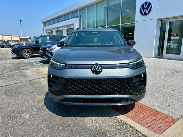 new 2025 Volkswagen Tiguan car, priced at $33,938