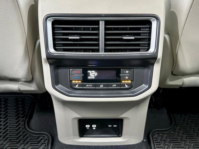 new 2026 Volkswagen Atlas car, priced at $53,304