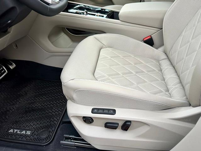 new 2026 Volkswagen Atlas car, priced at $53,304