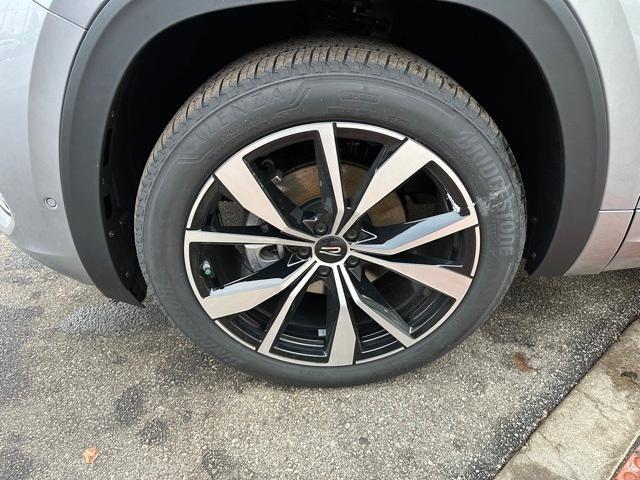 new 2026 Volkswagen Atlas car, priced at $53,304