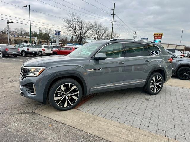 new 2026 Volkswagen Atlas car, priced at $52,000