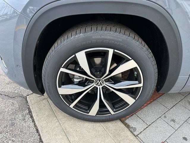 new 2026 Volkswagen Atlas car, priced at $52,000