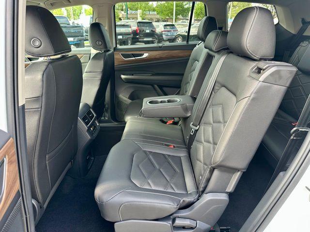 new 2026 Volkswagen Atlas car, priced at $44,251