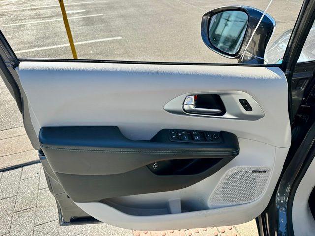 used 2019 Chrysler Pacifica Hybrid car, priced at $16,393