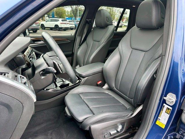 BMW X3 view 14