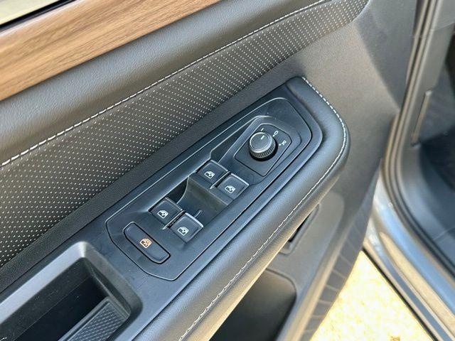 new 2026 Volkswagen Atlas car, priced at $43,292