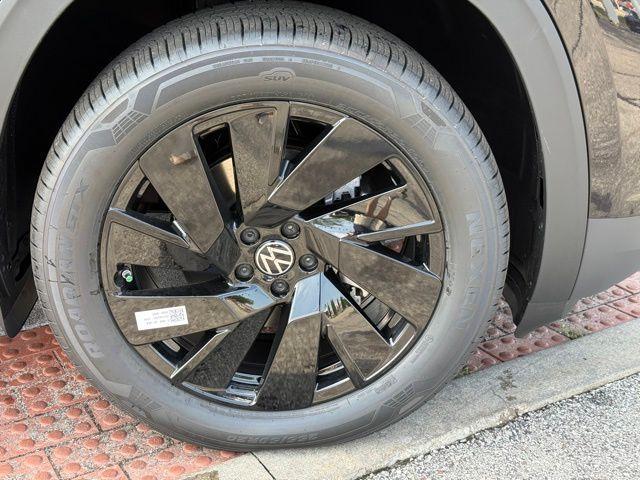 new 2026 Volkswagen Atlas car, priced at $42,435