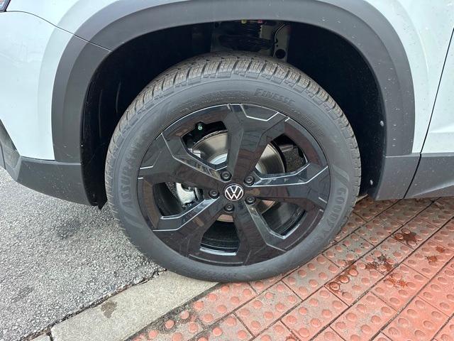 new 2026 Volkswagen Taos car, priced at $33,800