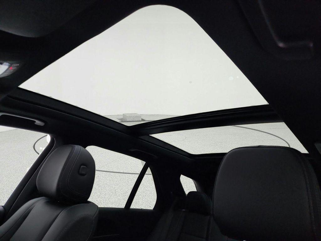 Mercedes-Benz GLE view 22
