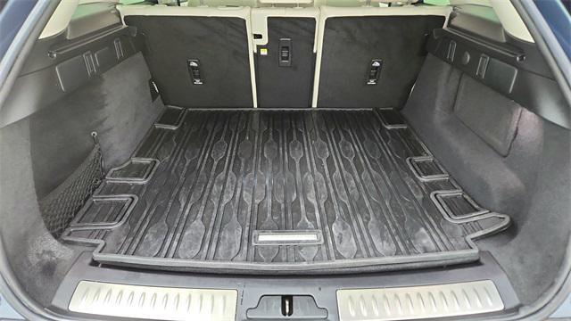 used 2022 Land Rover Range Rover Velar car, priced at $27,977