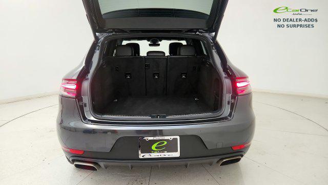 Porsche Macan view 29