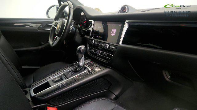 Porsche Macan view 33