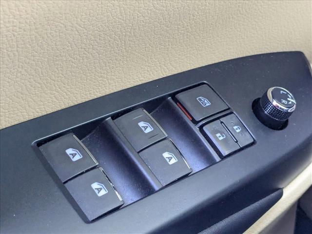 used 2016 Toyota Highlander car, priced at $21,995