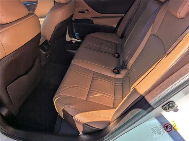 used 2019 Lexus ES 350 car, priced at $27,995