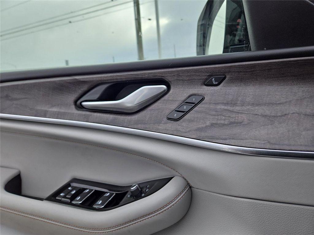 used 2022 Jeep Grand Cherokee car, priced at $29,979