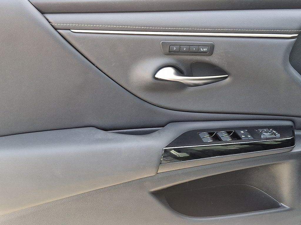 used 2023 Lexus ES 350 car, priced at $34,500