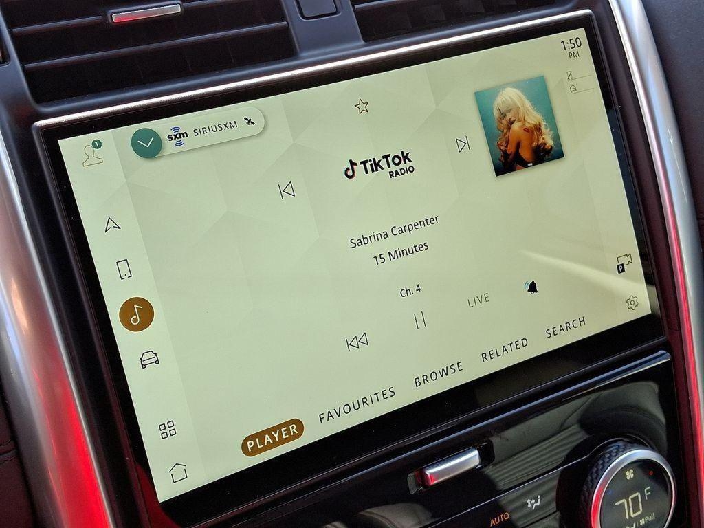 used 2024 Land Rover Discovery car, priced at $39,500