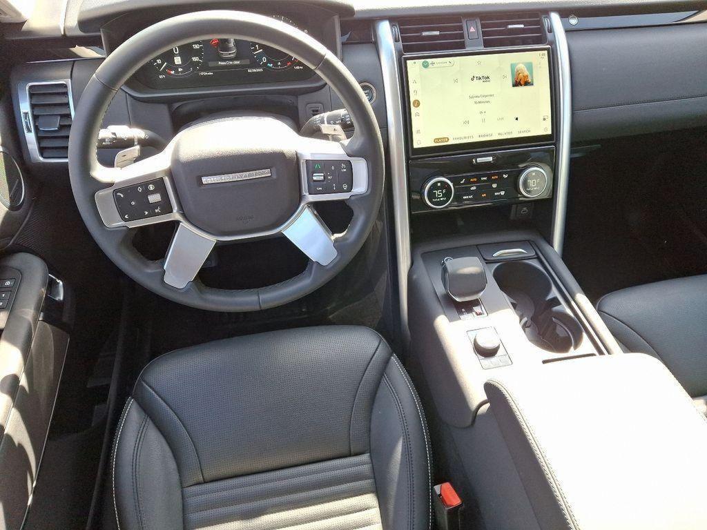 used 2024 Land Rover Discovery car, priced at $39,500