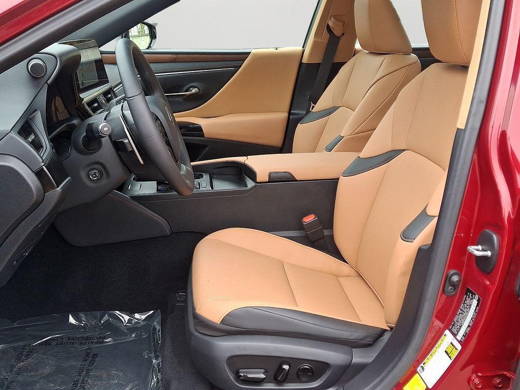 used 2025 Lexus ES 350 car, priced at $43,000