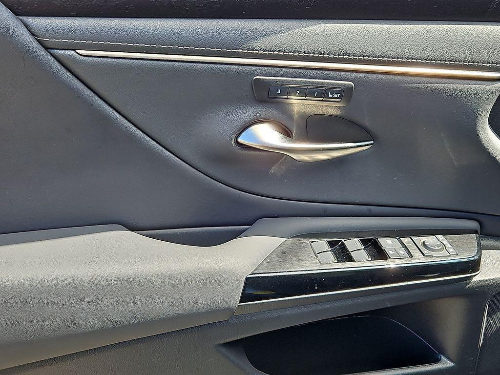 used 2023 Lexus ES 350 car, priced at $35,000