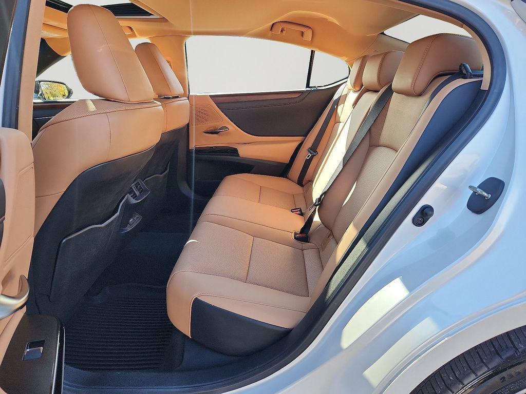 used 2023 Lexus ES 250 car, priced at $29,750