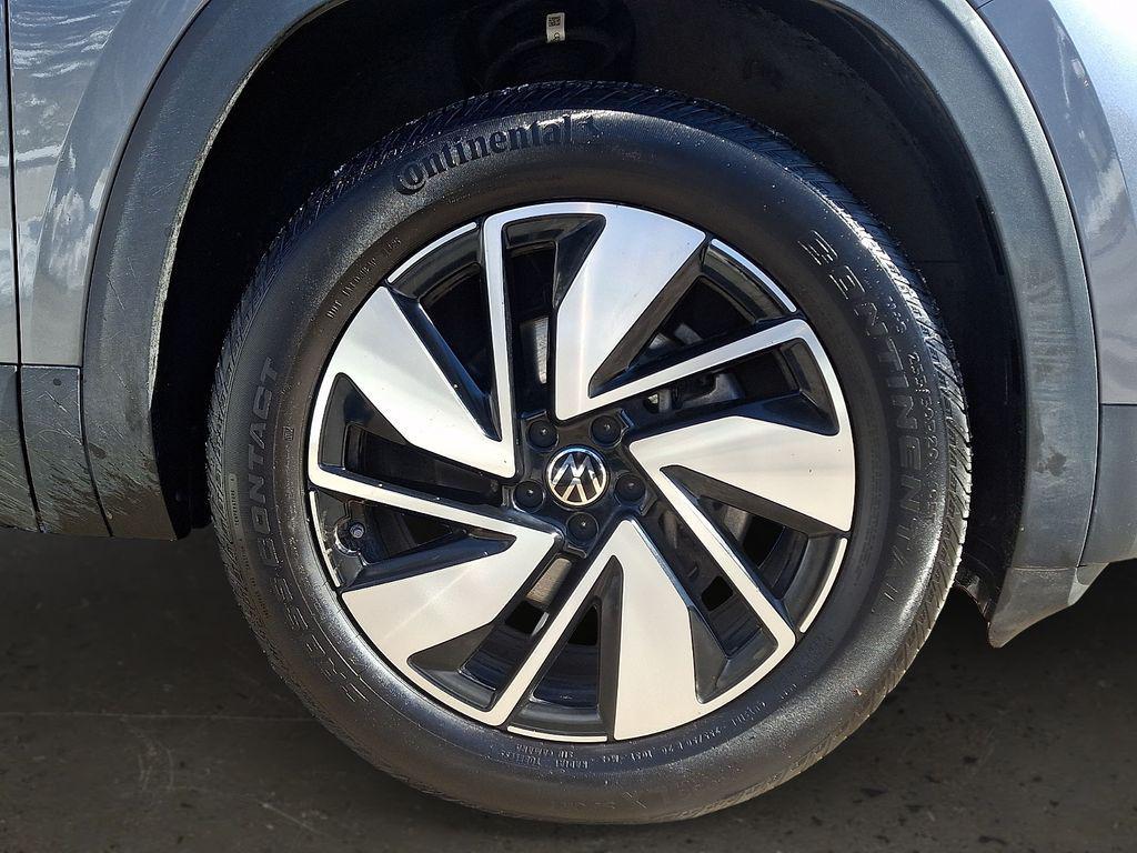 used 2024 Volkswagen Atlas car, priced at $23,800