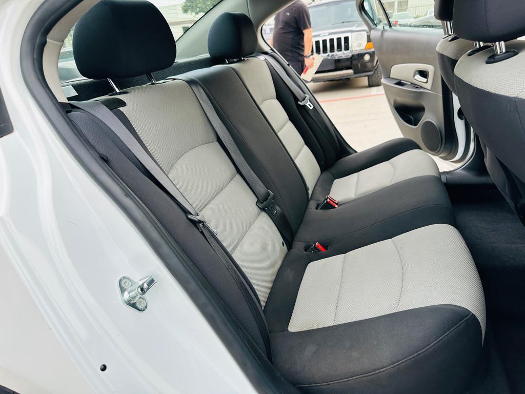 used 2016 Chevrolet Cruze Limited car, priced at $5,500