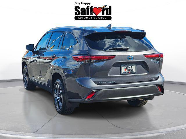 used 2021 Toyota Highlander Hybrid car, priced at $30,990