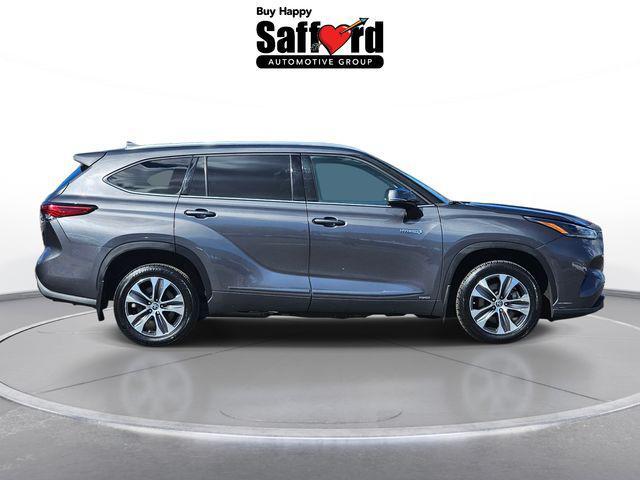 used 2021 Toyota Highlander Hybrid car, priced at $30,990